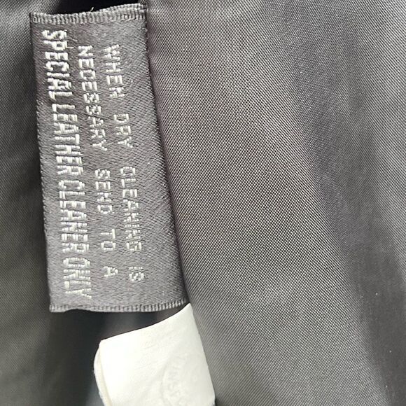 Vintage Women’s Leather by Wilson trench coat single snap closure size Medium - Picture 8 of 9